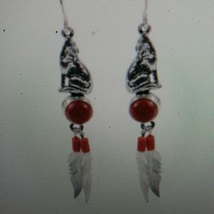 🐺 WOLF & FEATHER, MOTIF, W/ RED ONYX, STERLING POST .2" L. EARRINGS. (E-12446)